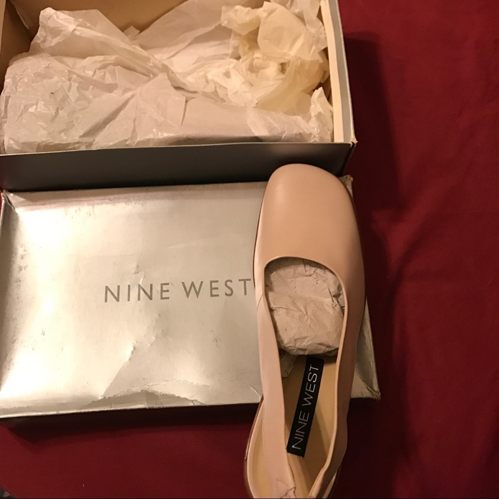 Brand new Nine West slingback. Made in Brazil
